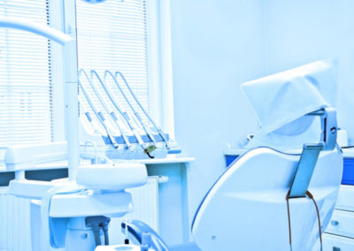 Riprogettazione della scheda elettronica di controllo di un trapano per implantologia dentale